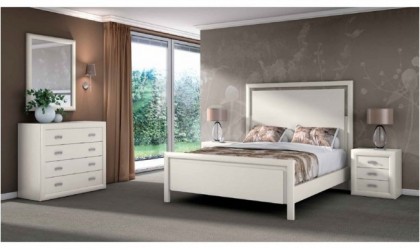 Dormitorio formado por cabecero, dos mesitas de 3 cajones , marco espejo y armario sinfonier en color madera blanca