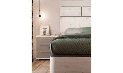 Precioso dormitorio en tonos claros con canapé, cabezal y dos mesitas